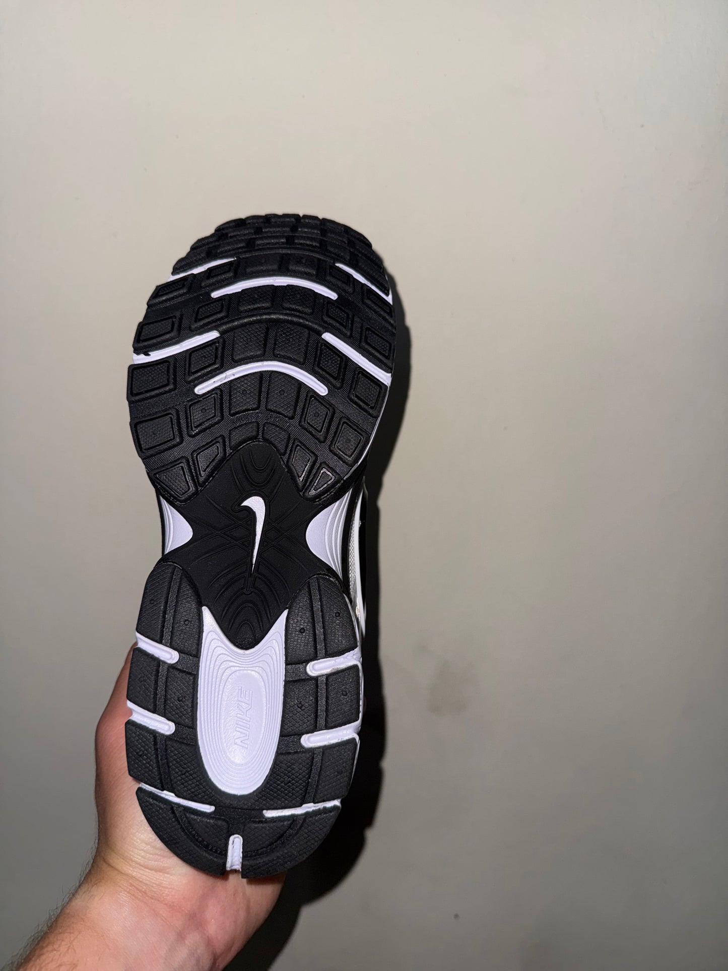 Nike p6000 black