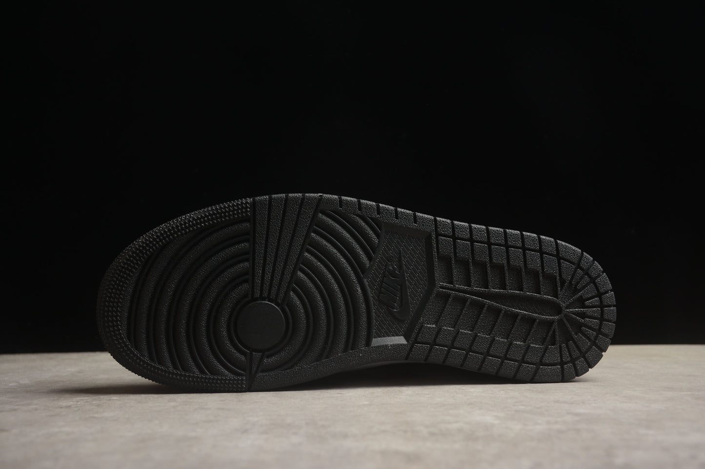 Air jordan mid classical black