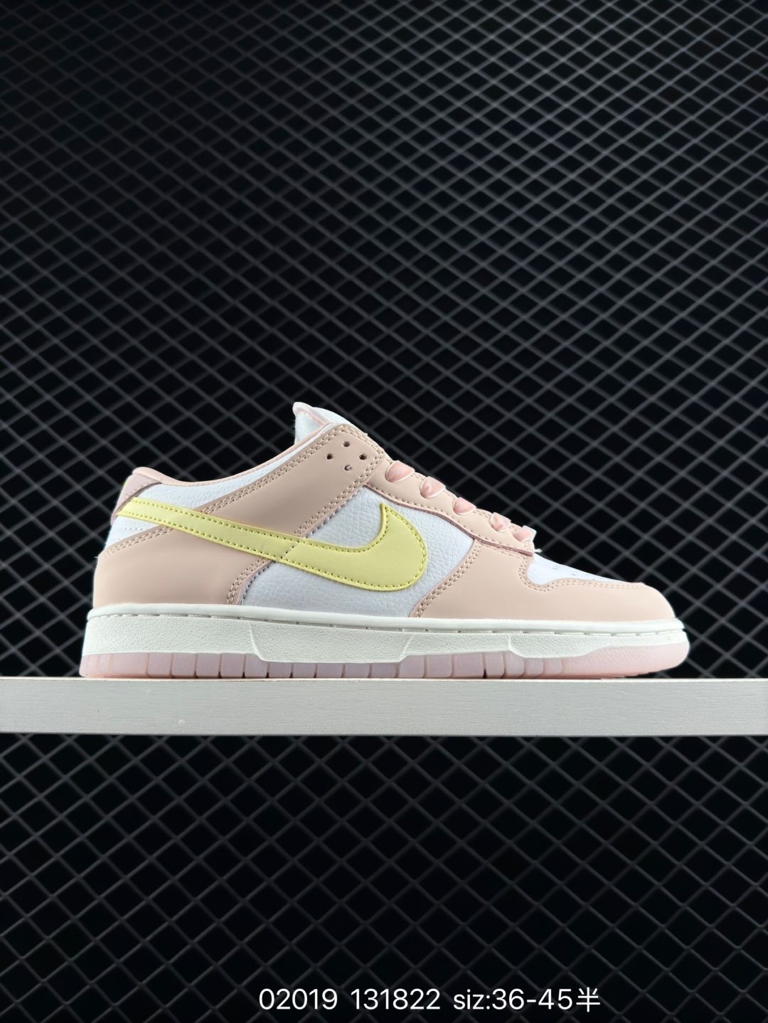 Nike SB Dunk Low Beige Pink New Year Red ❤️ Cost effective ceiling trial version, original first layer material, exclusive version, distillation processing brings better visual and foot experience. Large factory pure original quality, clean delivery, electric embroidery technology, leather cutting clean