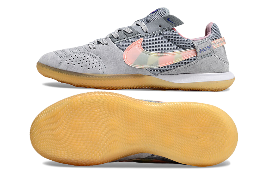 New Nike Streetgato small field football 39-45
