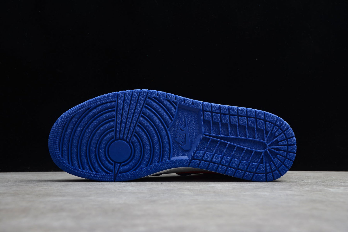 Air jordan mid spiderman