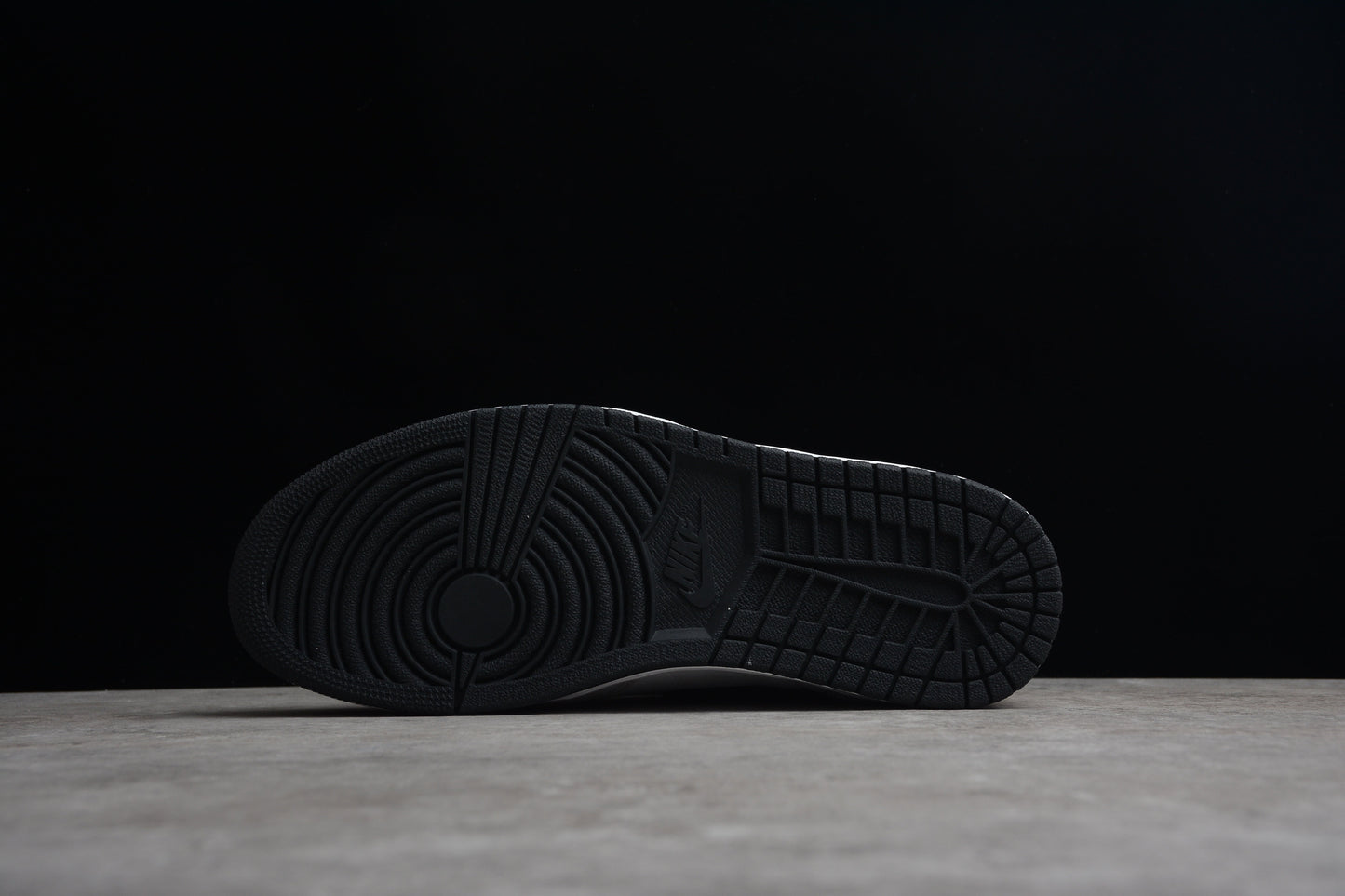 Air jordan high grey/red