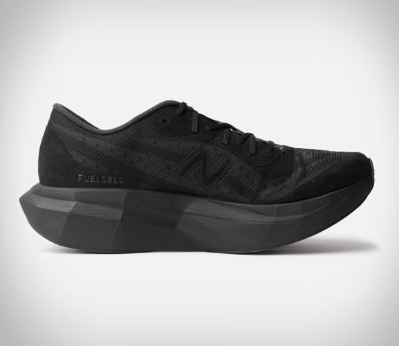 New balance trainer black