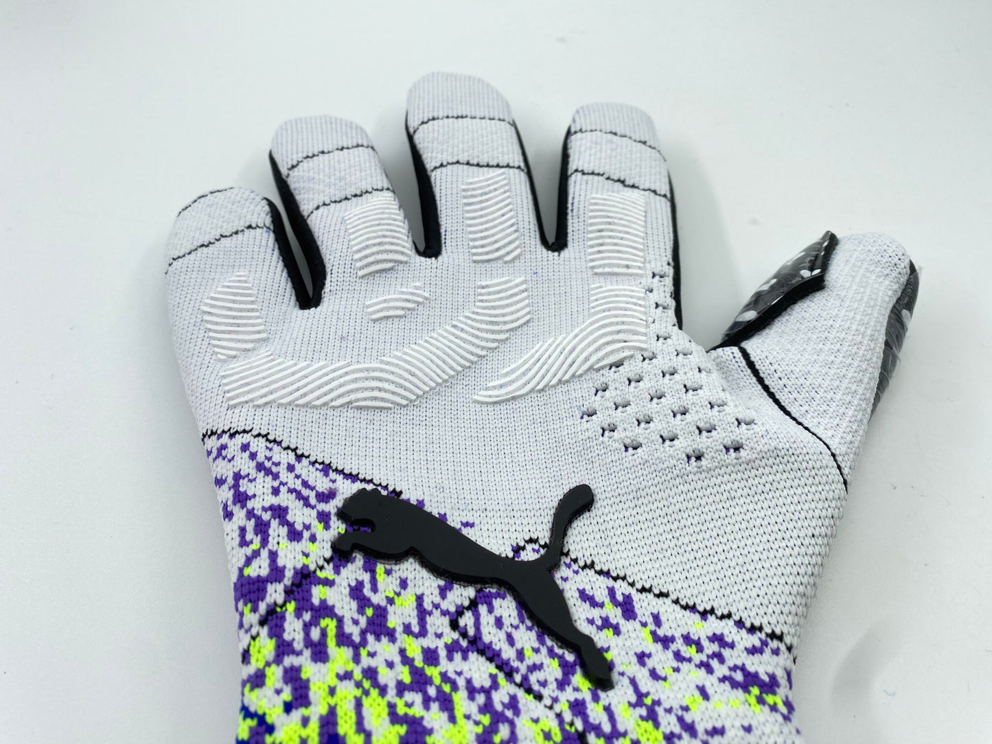 nike gloves white yellow and blue