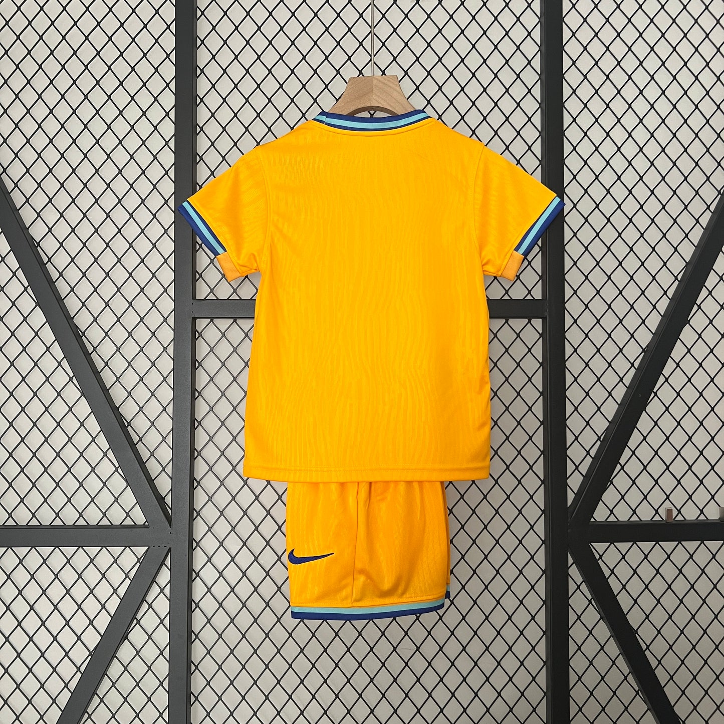 2024 kids Netherlands home size: 16-28