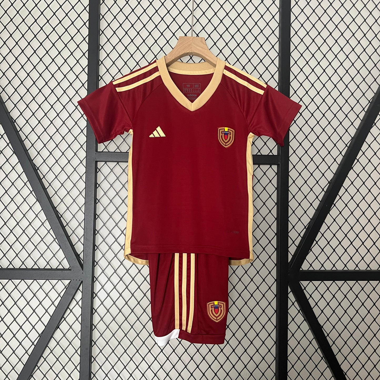 2024 kids Venezuela home size: 16-28