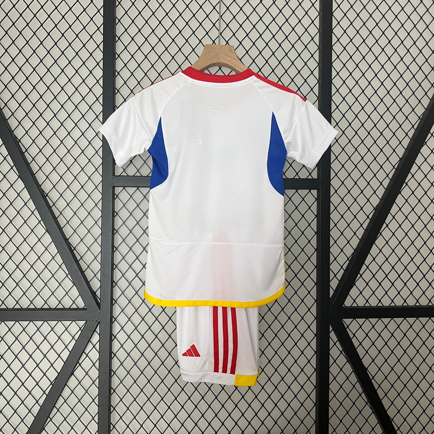 2024 kids Venezuela away size: 16-28