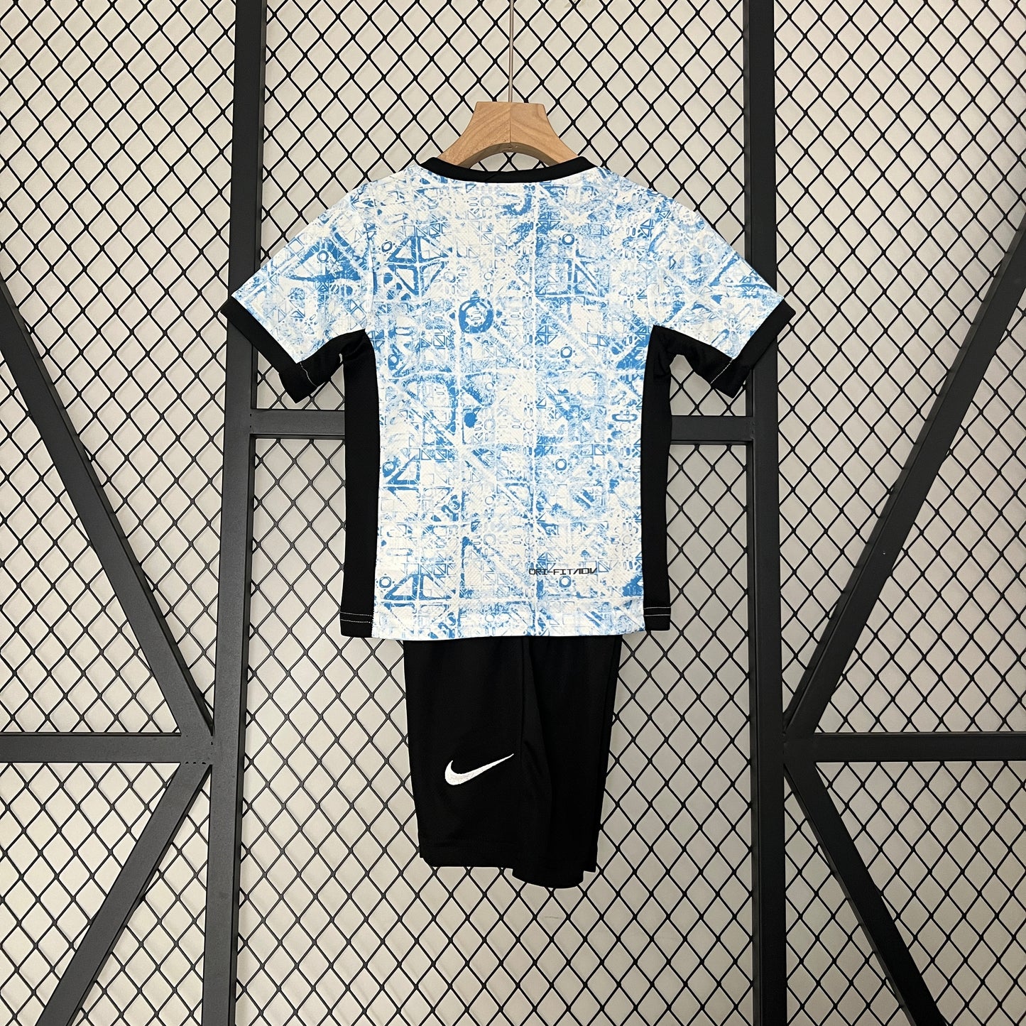 2024 kids Portugal 2024 away size: 16-28