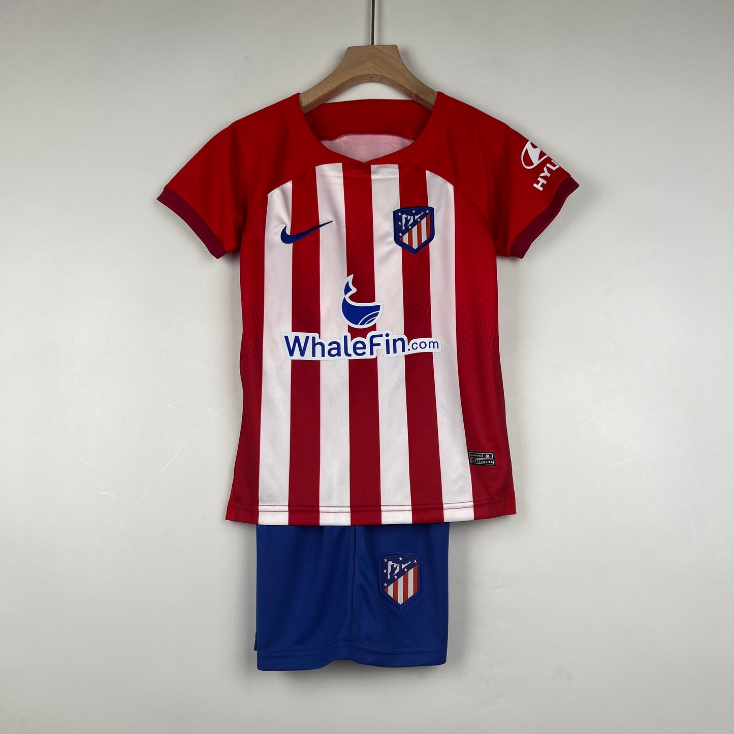 23/24 Kids Atletico Madrid home size: 16-28