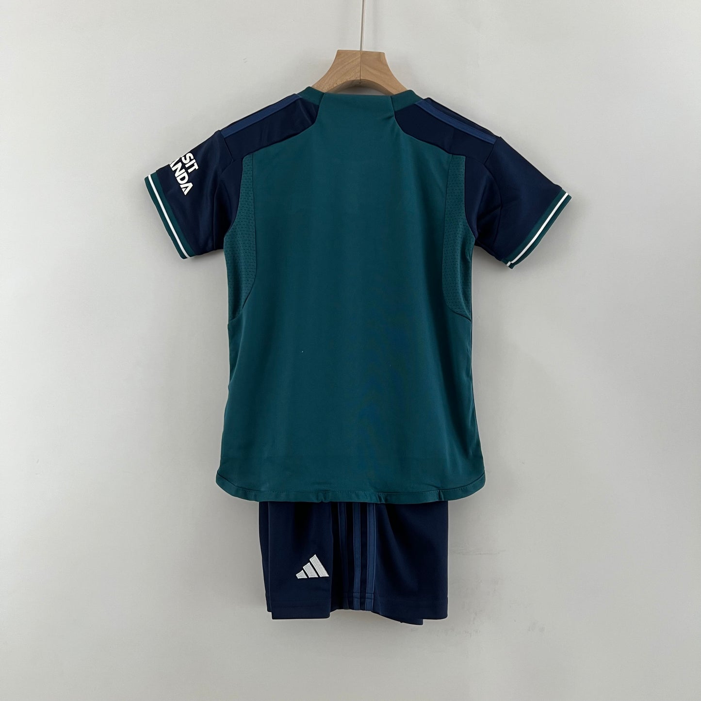 23/24 kids Arsenal third away size: 16-28