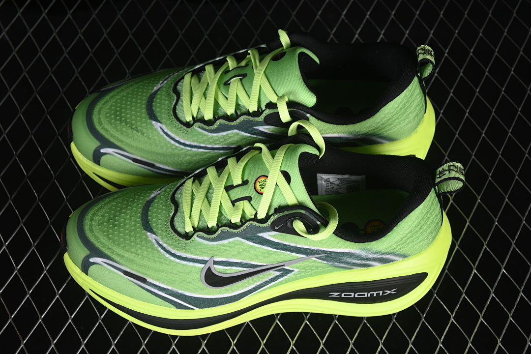 NIKE VOMERO PLUS ZOOM X BLACK/VOLT/WHITE/METALLIC SILVER