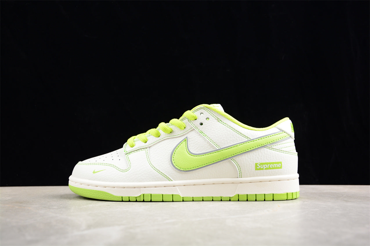 Supreme x Nk SB Dunk Low