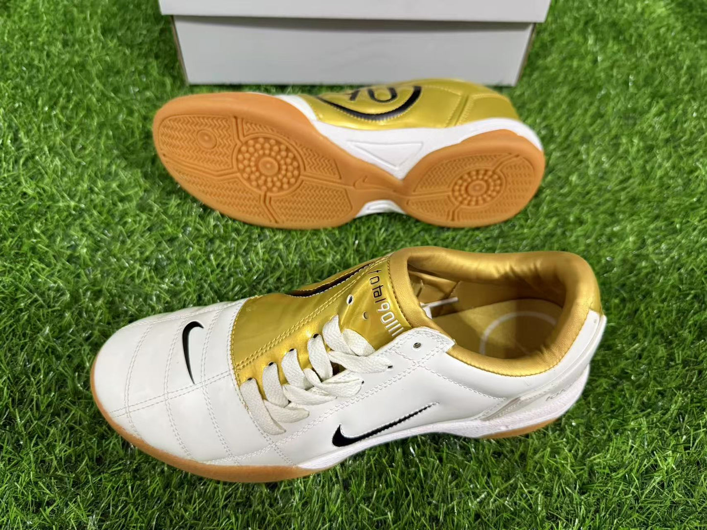 NIKE T90 IC 39-45