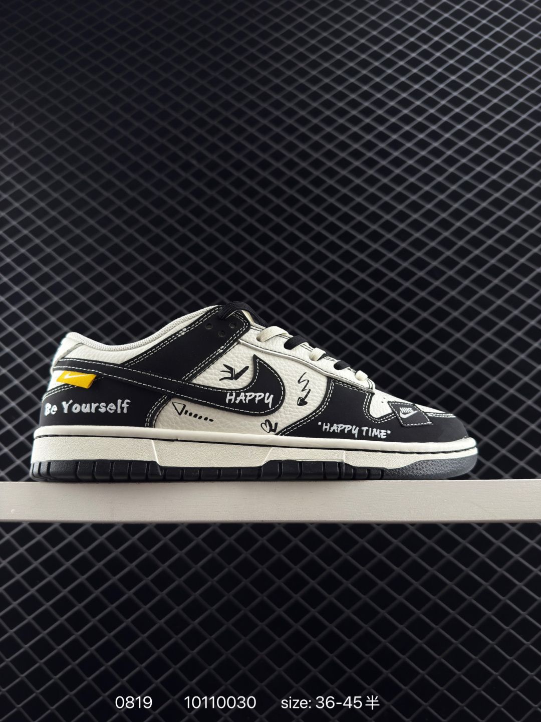 Company-level ⠁Nike NIKE DUNK LOW slam dunk series retro low-top casual sports skateboard shoes adopt soft and comfortable feet ZoomAir air cushion effectively absorbs the impact brought by extreme sports such as skateboards when landing. Street athletes provide better protection. Article number: H