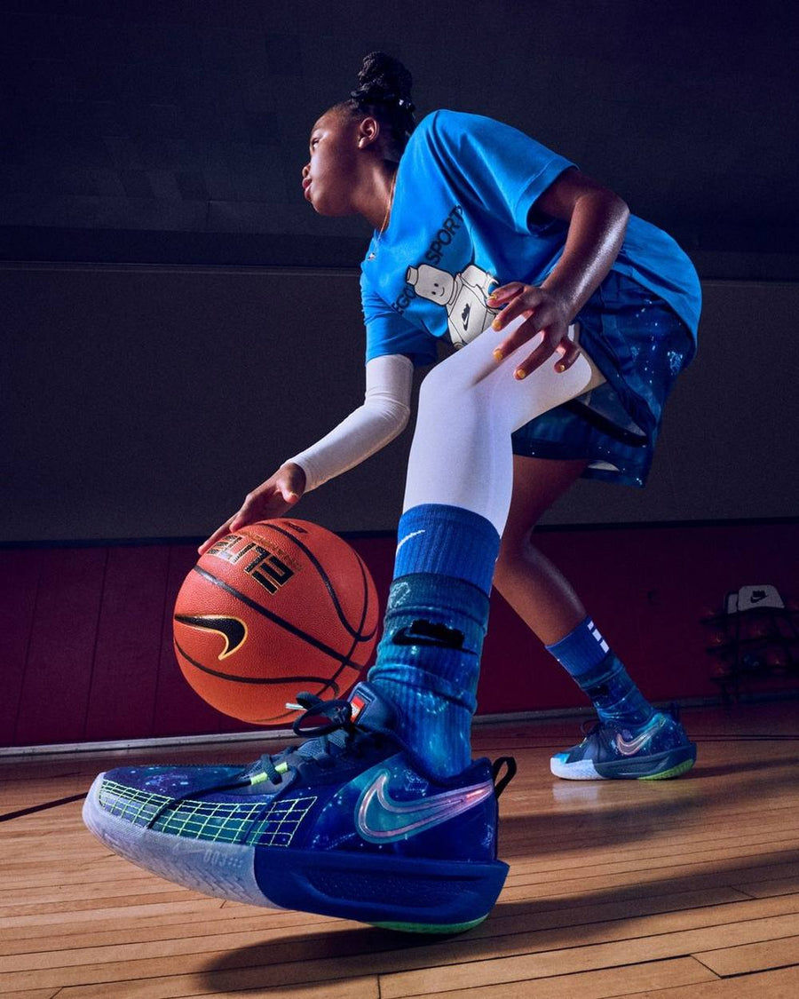 BASKETBALL SHOES