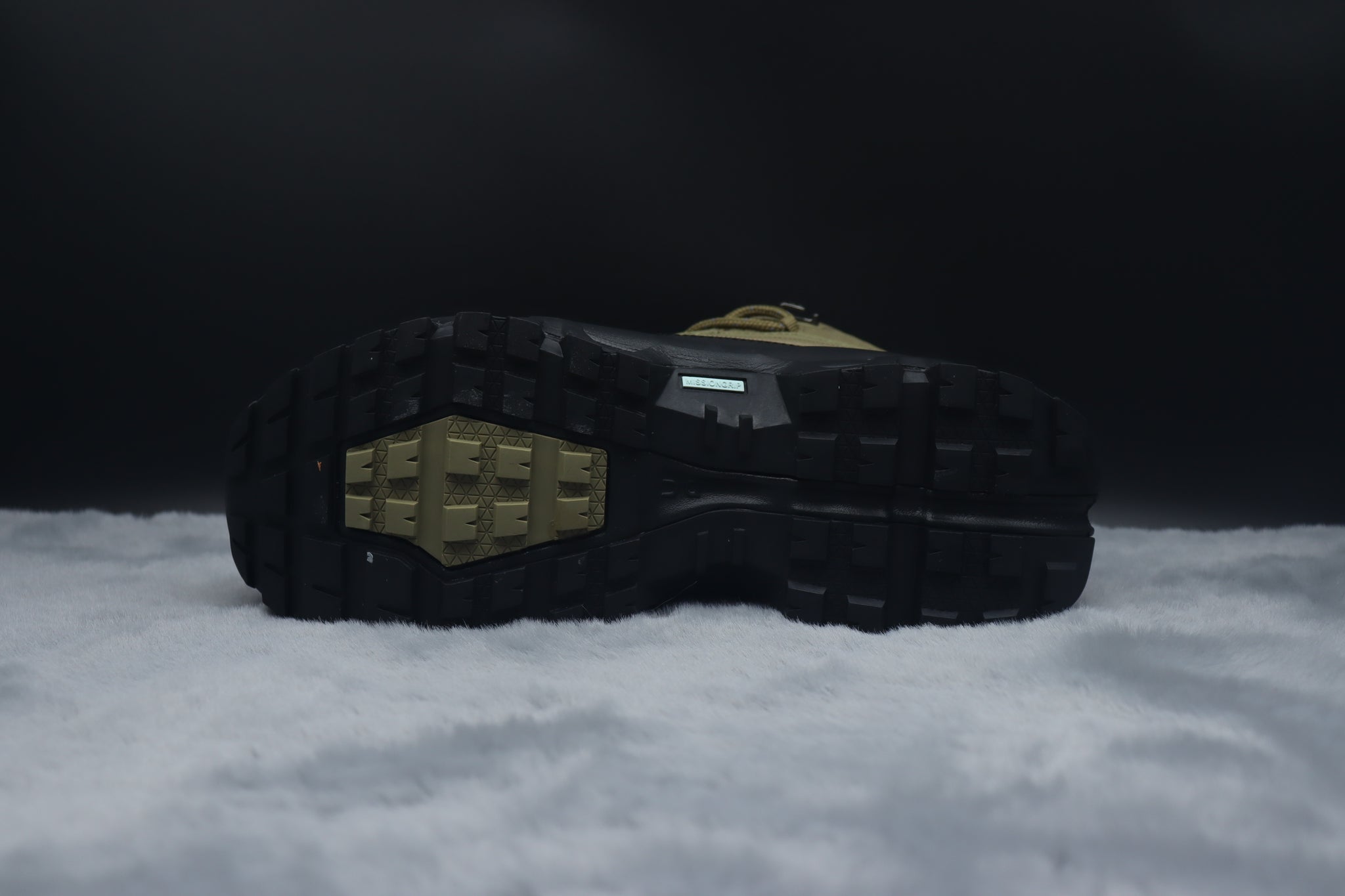 ONCLOUD ROCK LOW WATER PROOF