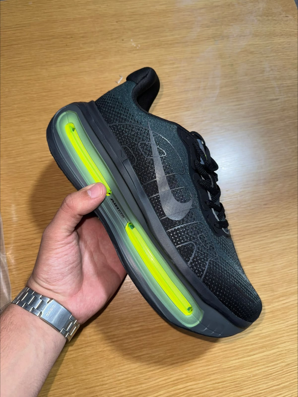 Nike Vomero Premium Stock