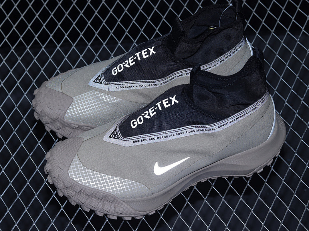 ACG MOUNTAIN FLY GORE TEX KHAKI/METALLIC SILVER