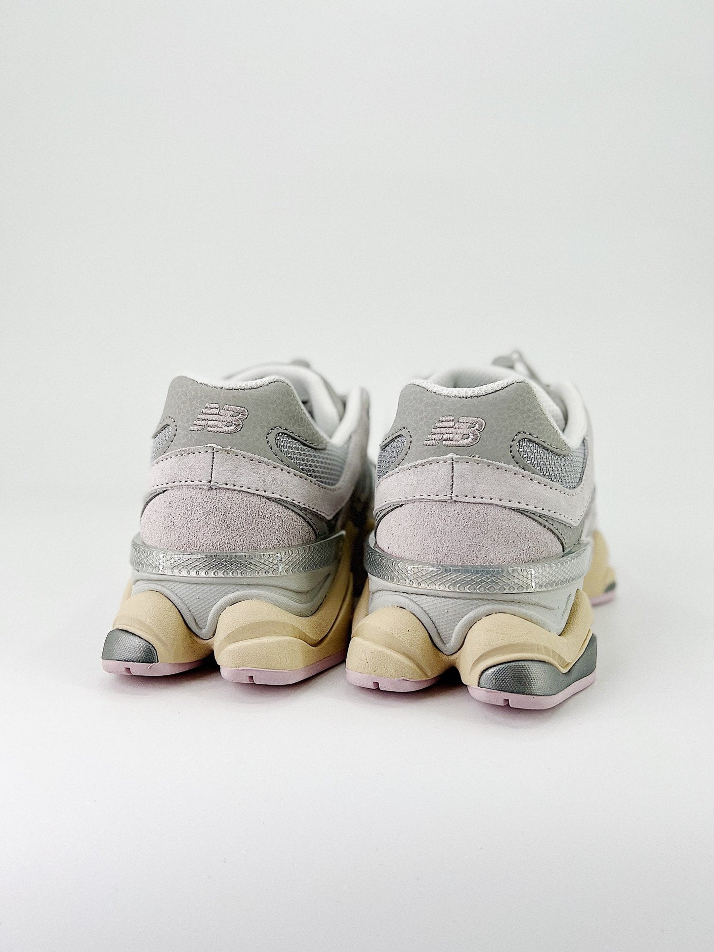 New Balance NB 9060 White/Pink