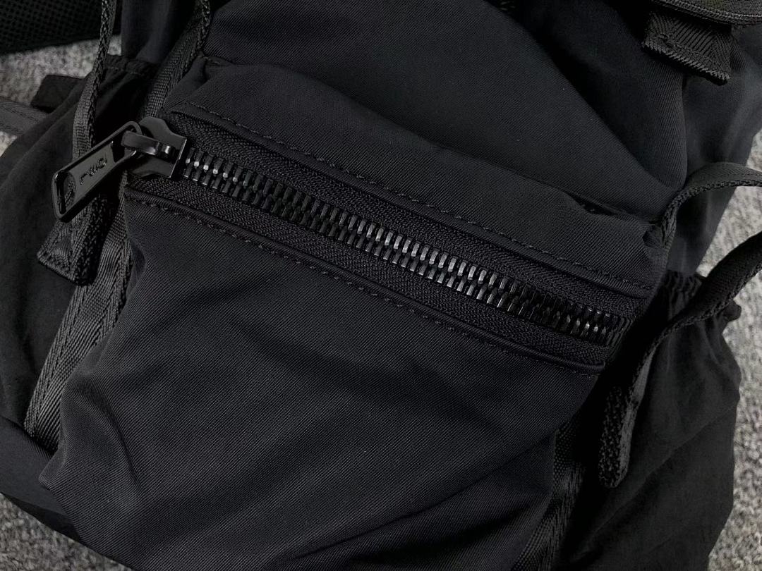 DIESEL BAG 111261475 (长19CM*宽9CM*高27CM)