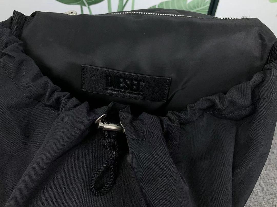 DIESEL BAG 111261575 (长24CM*宽14CM*高35CM)