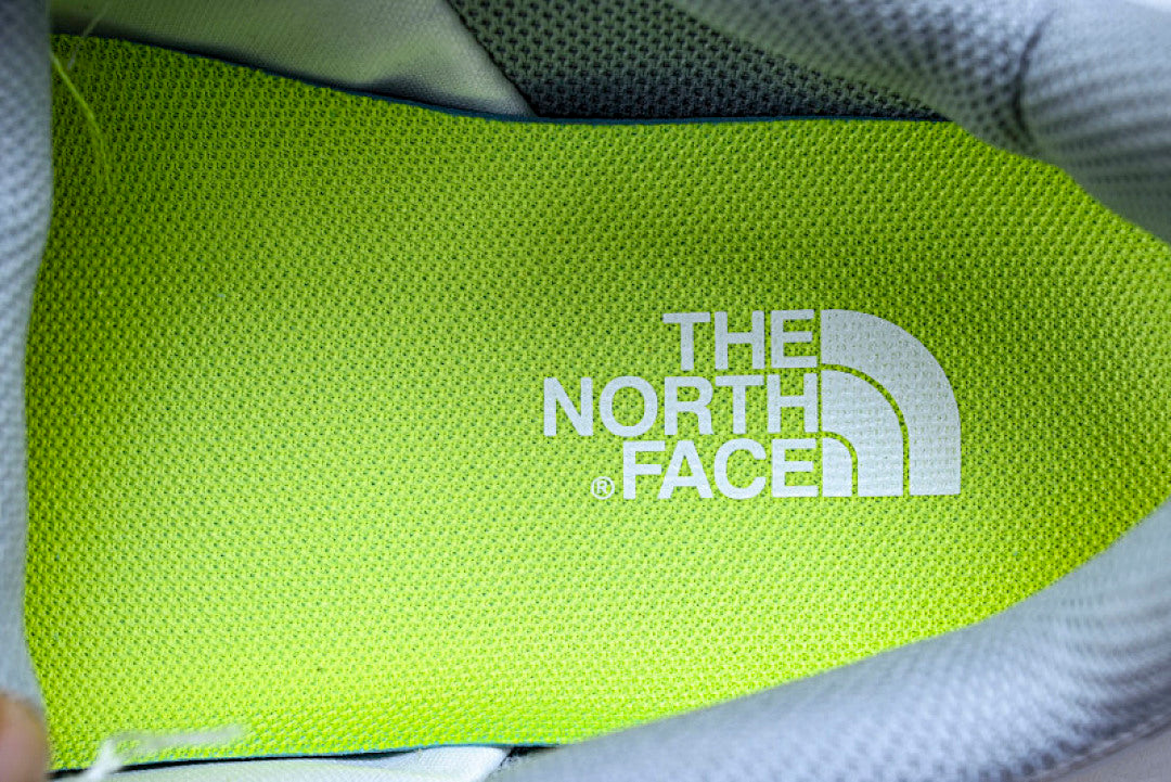 【270】NFOA8AEP-CIY THENORTHFACE ENDURIS 4 GREY/GREEN/WHITE