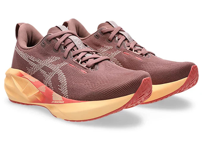 ASICS Novablast 5