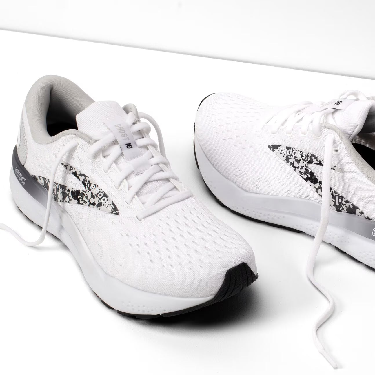 Brooks Ghost 16
