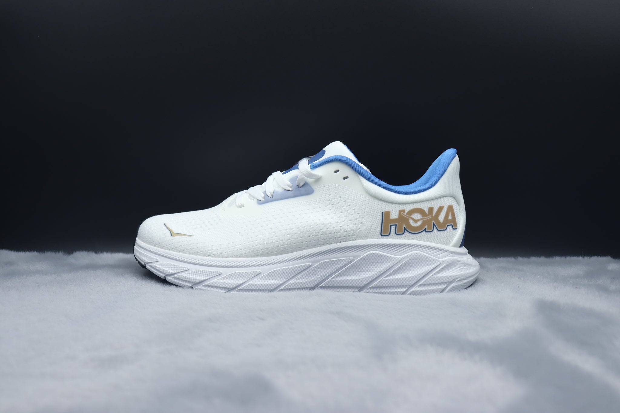 HOKA Arahi 7 HIKING SHOES 36-45