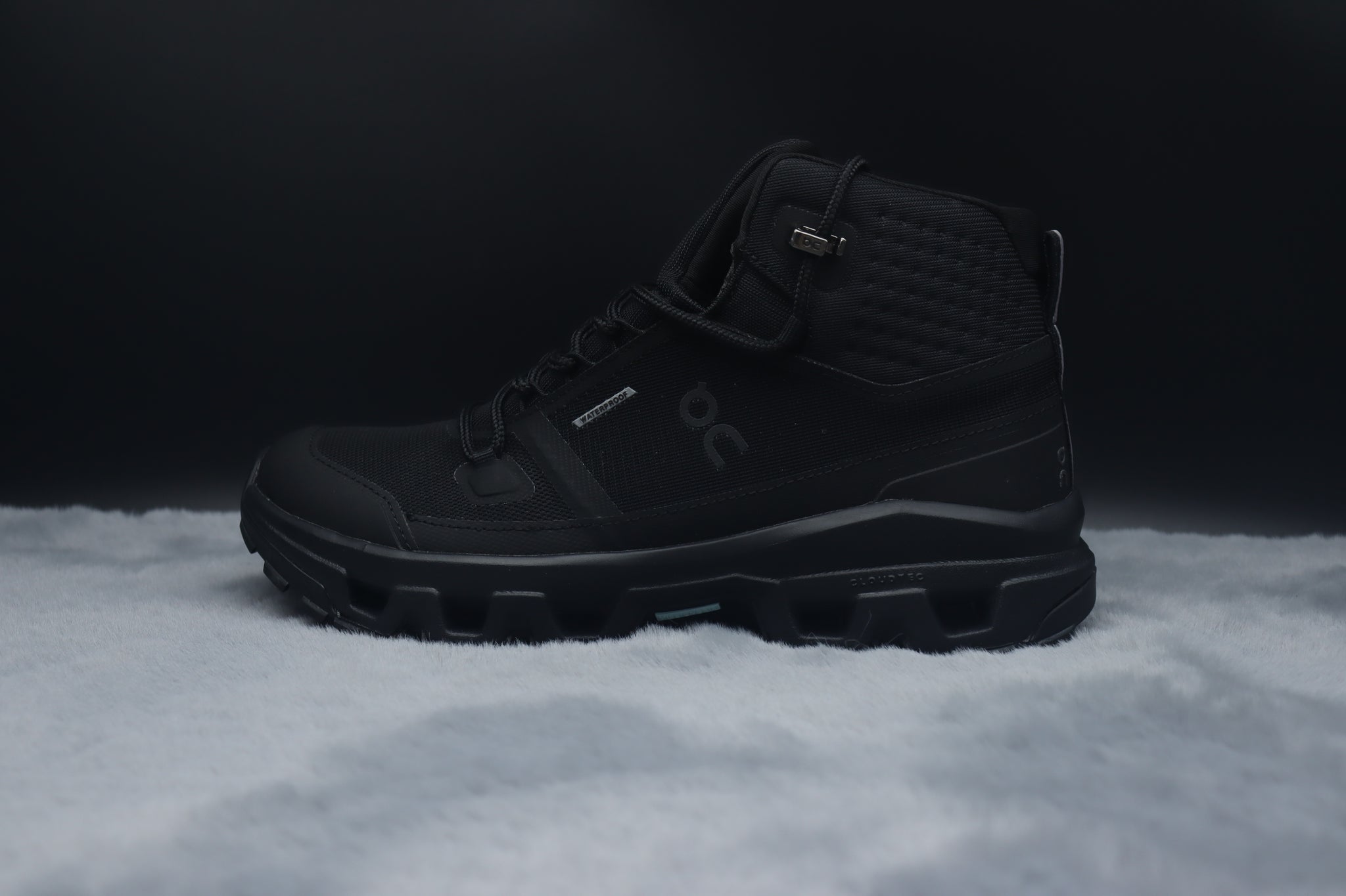 ONCLOUD ROCK LOW WATER PROOF
