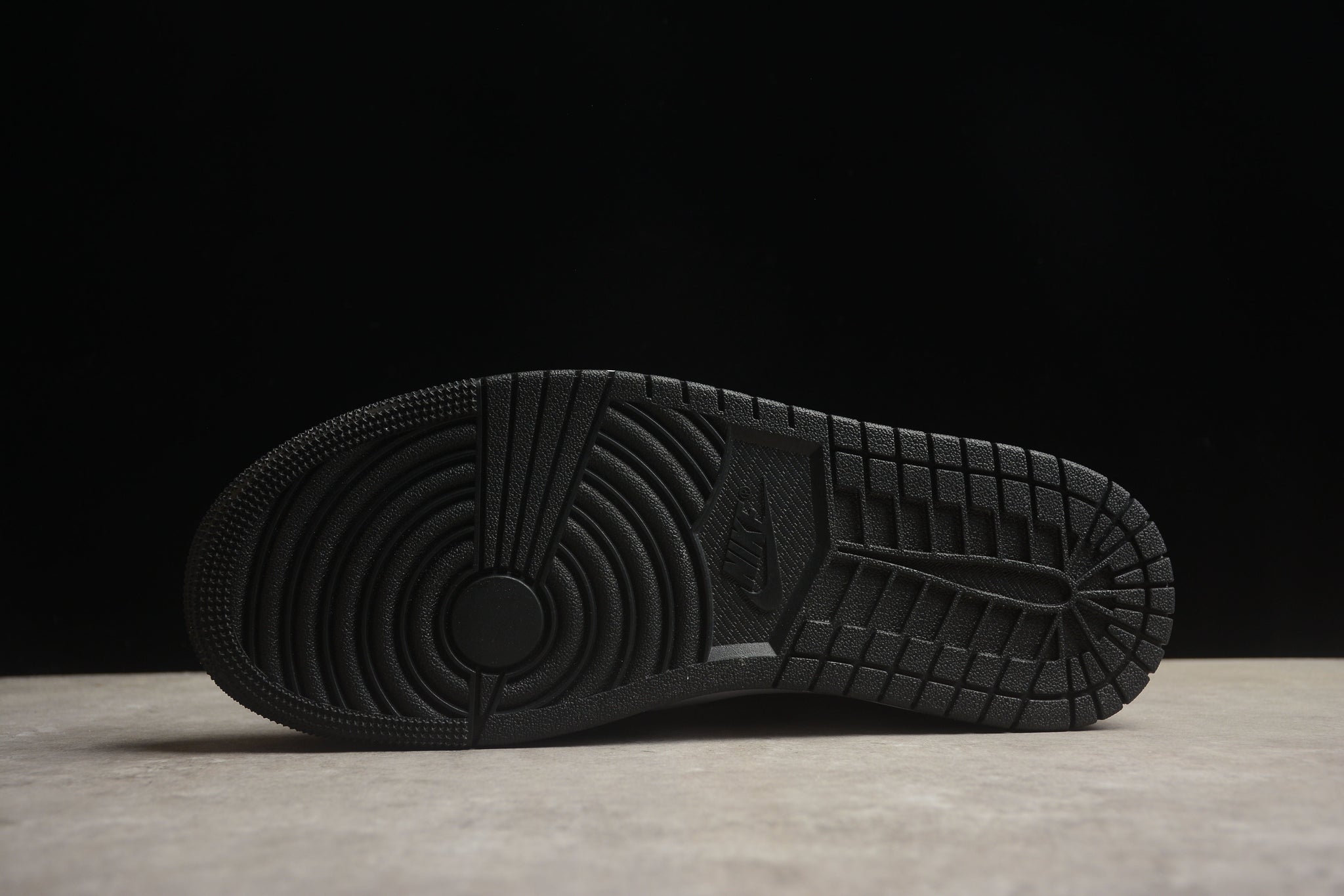 Air jordan mid classical black
