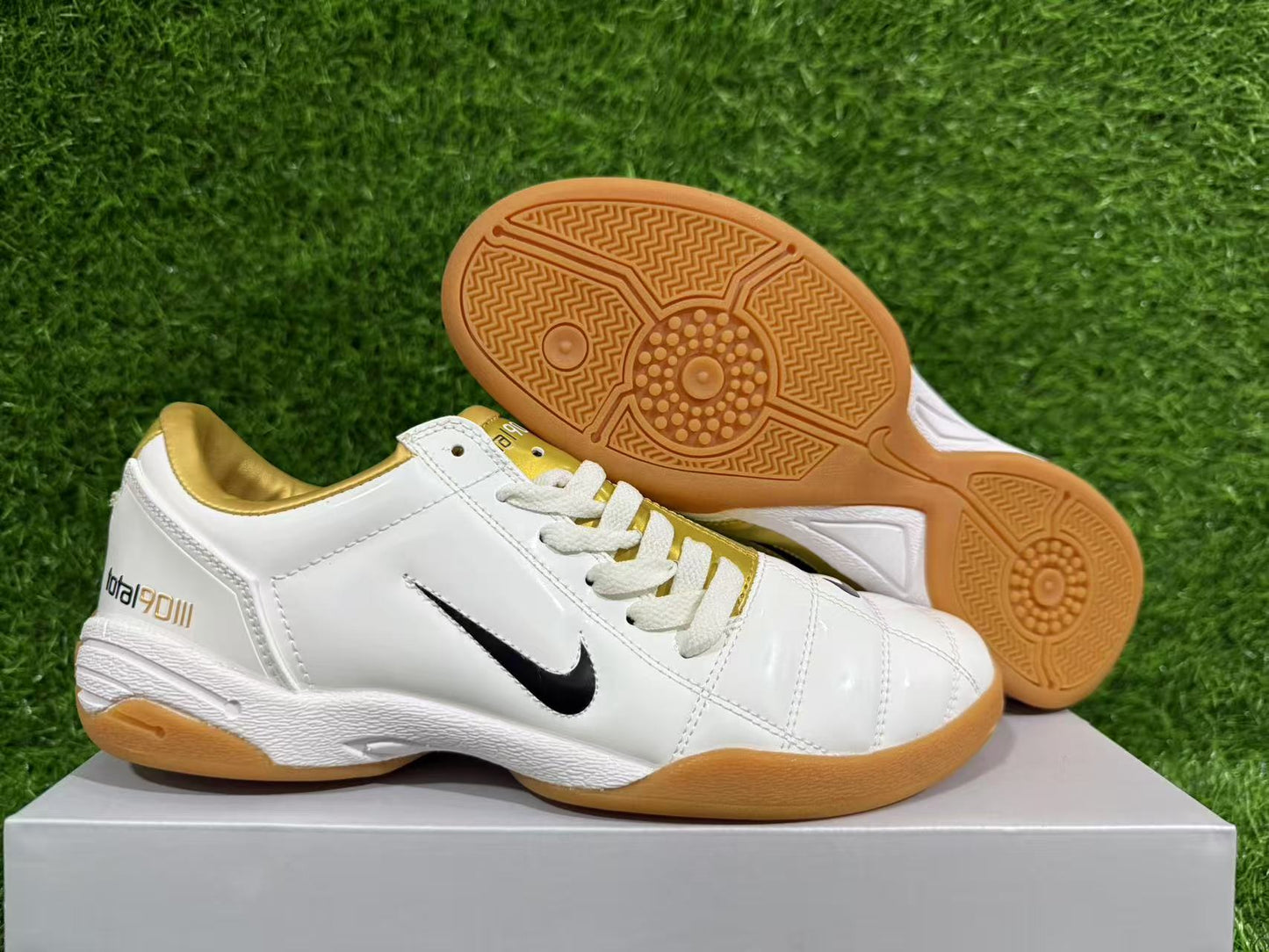NIKE T90 IC 39-45