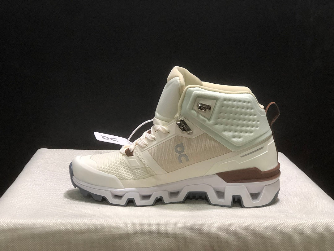 On Cloud Cloudwande Beige