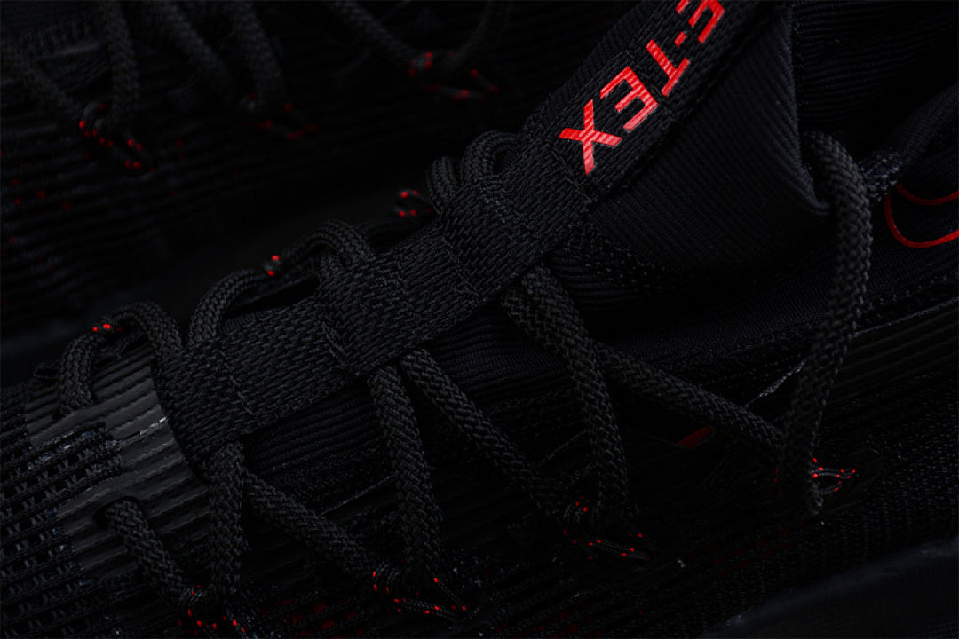 ACG MOUNTALN FLY LOW GTX SE BLACK/BLACK/RED