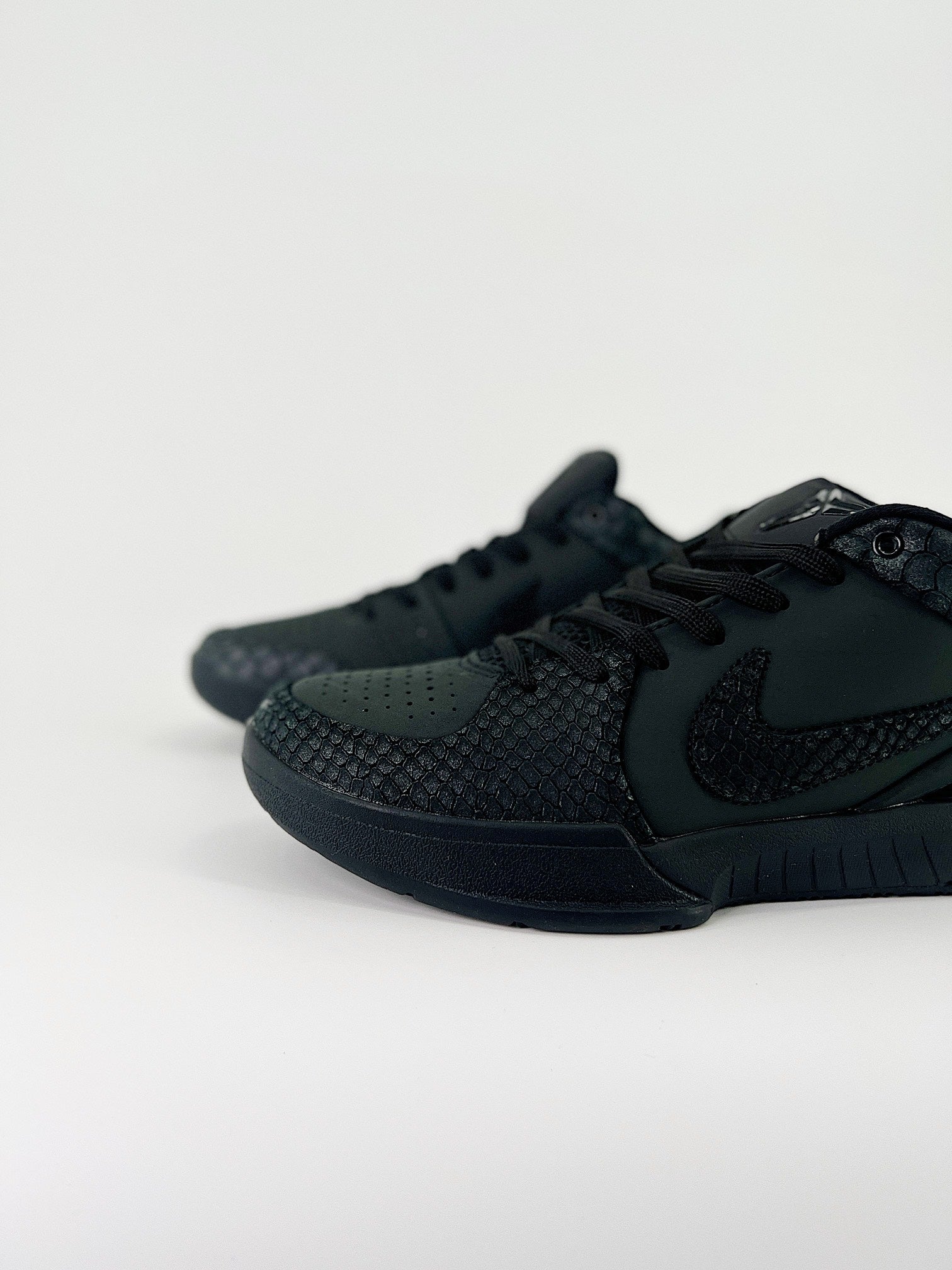 Nike ZOOM KOBE 4 “Black Mamba”