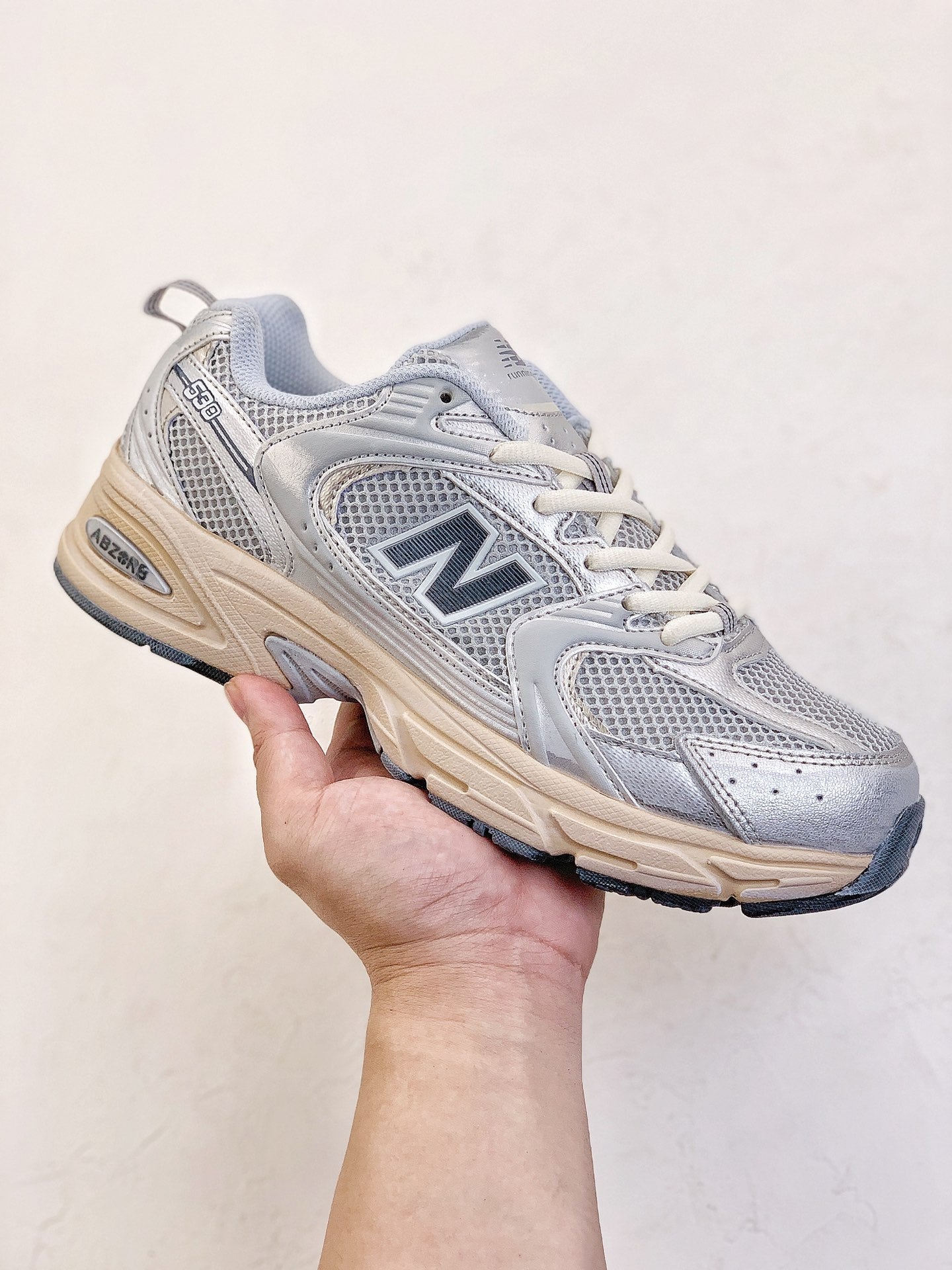 New Balance 530 White Metallica