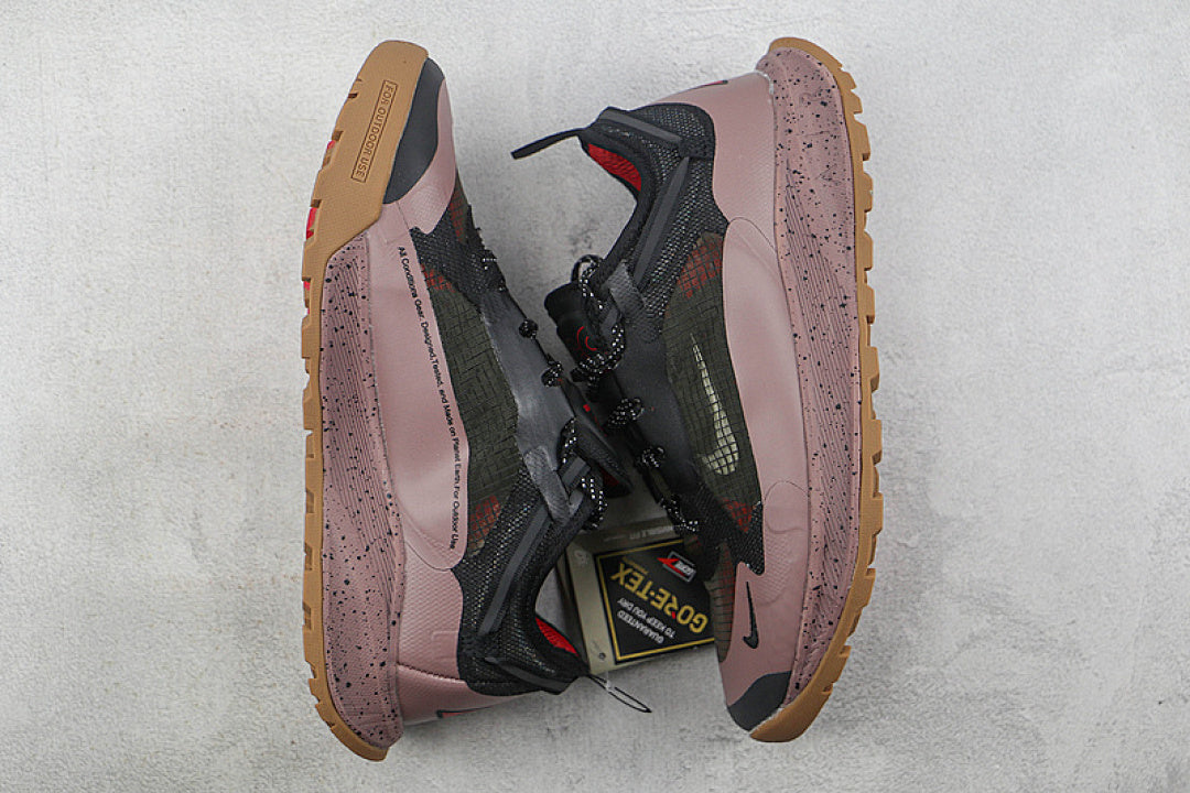 ACG MOUNTAIN FLY LOW GTX SE BLACK/RED/PURPLE