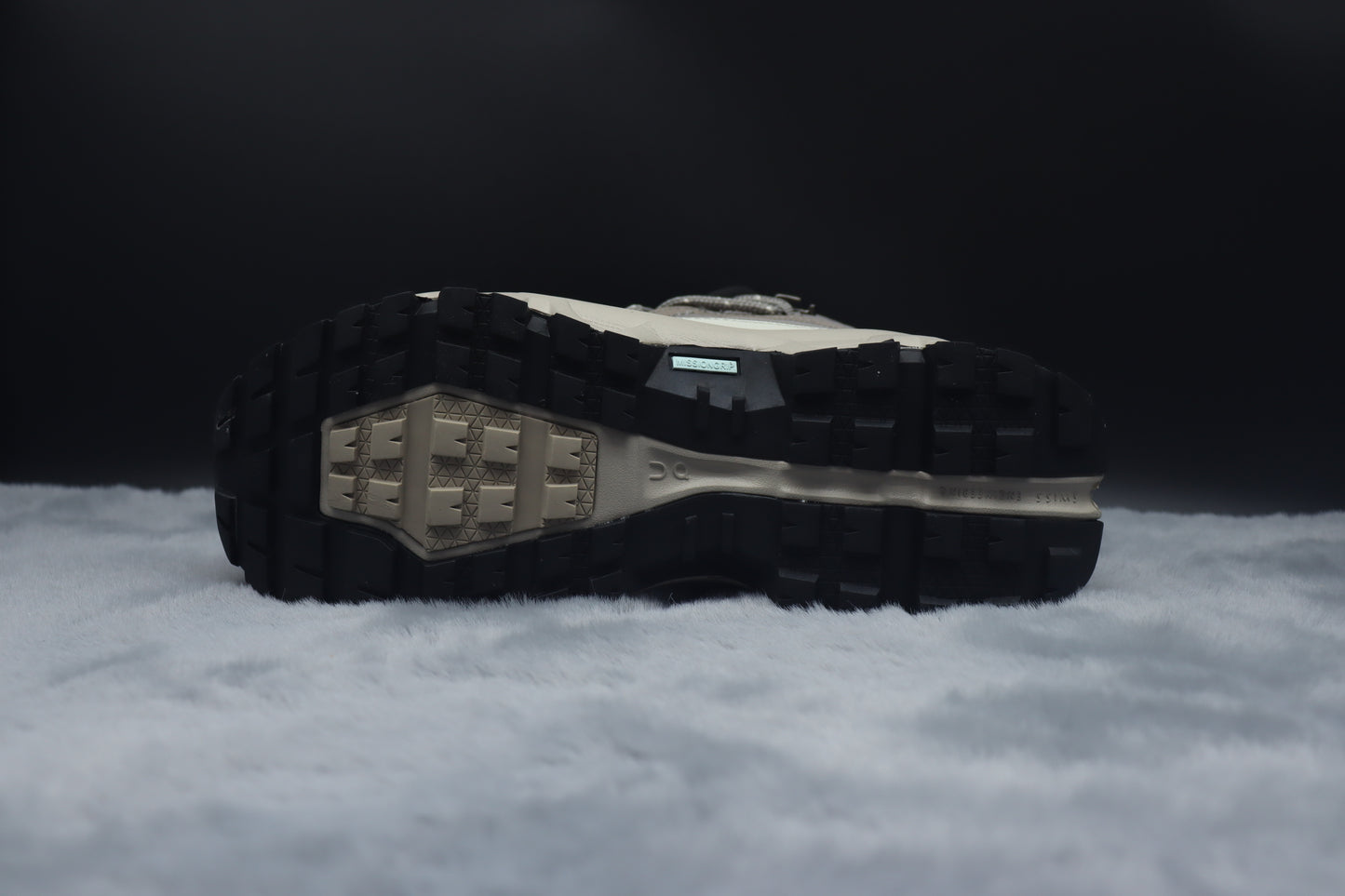 ONCLOUD ROCK LOW WATER PROOF