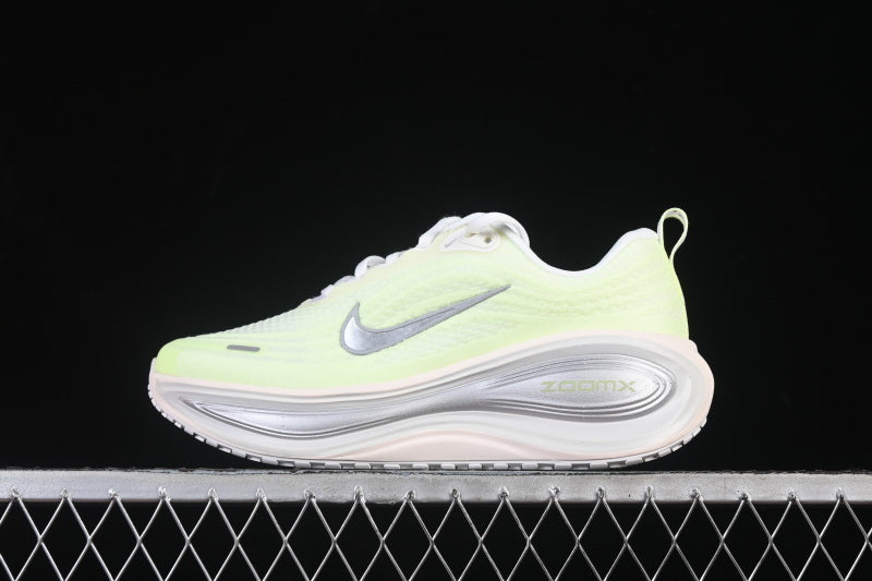 NIKE VOMERO PLUS ZOOM X