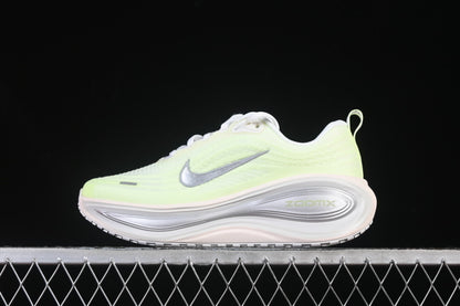 NIKE VOMERO PLUS ZOOM X