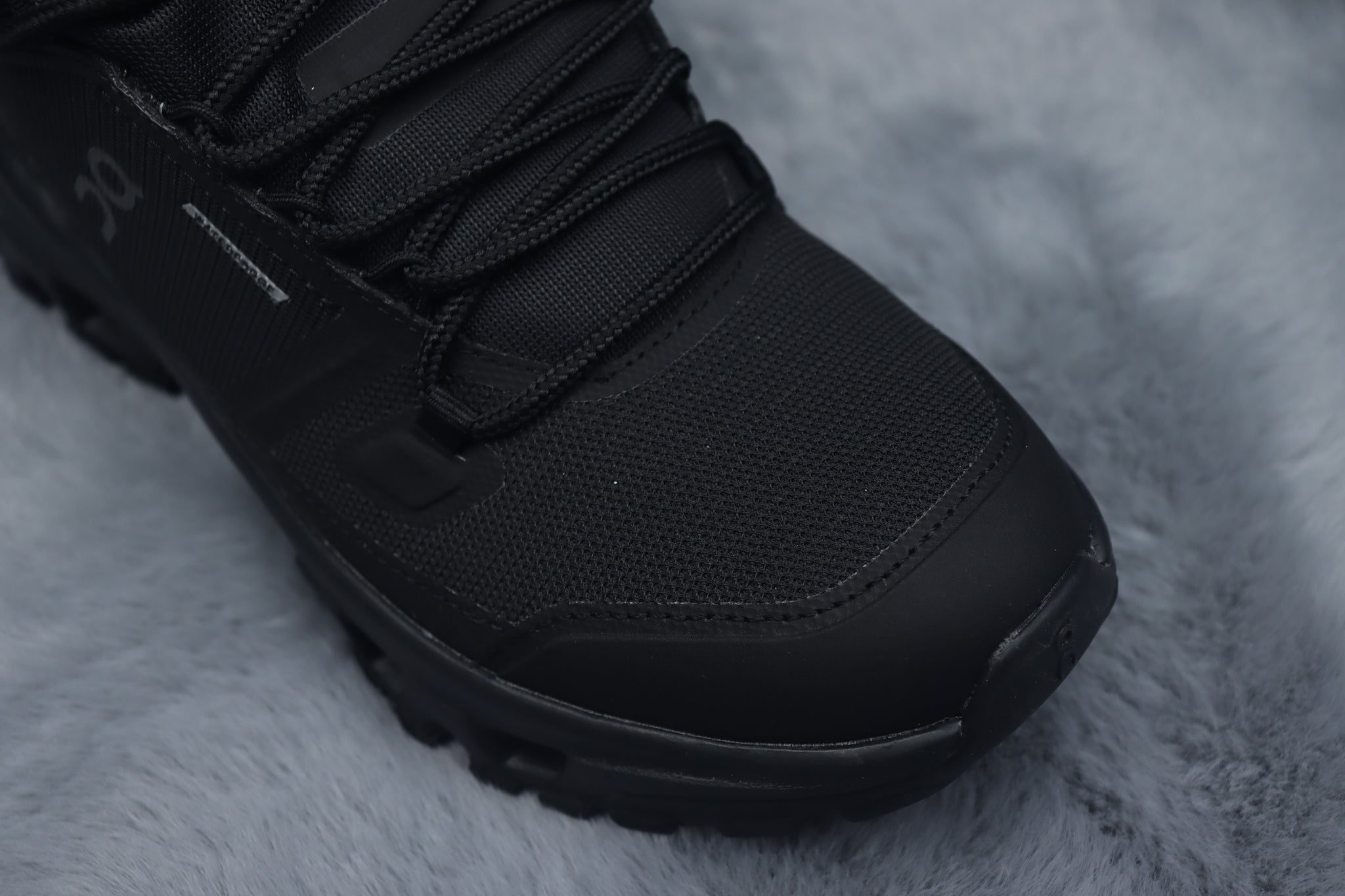 ONCLOUD ROCK LOW WATER PROOF