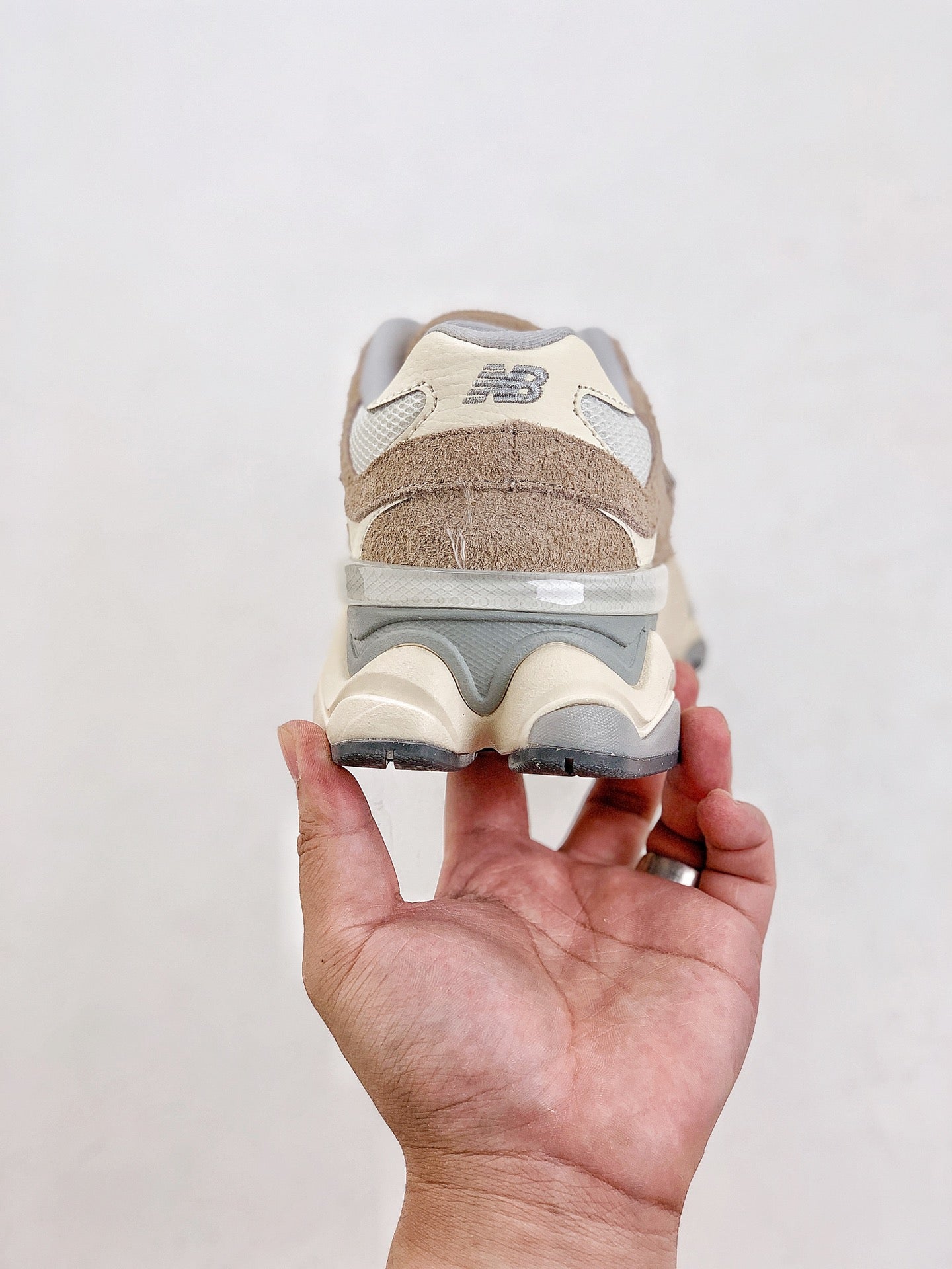 New Balance NB 9060 white/ brown