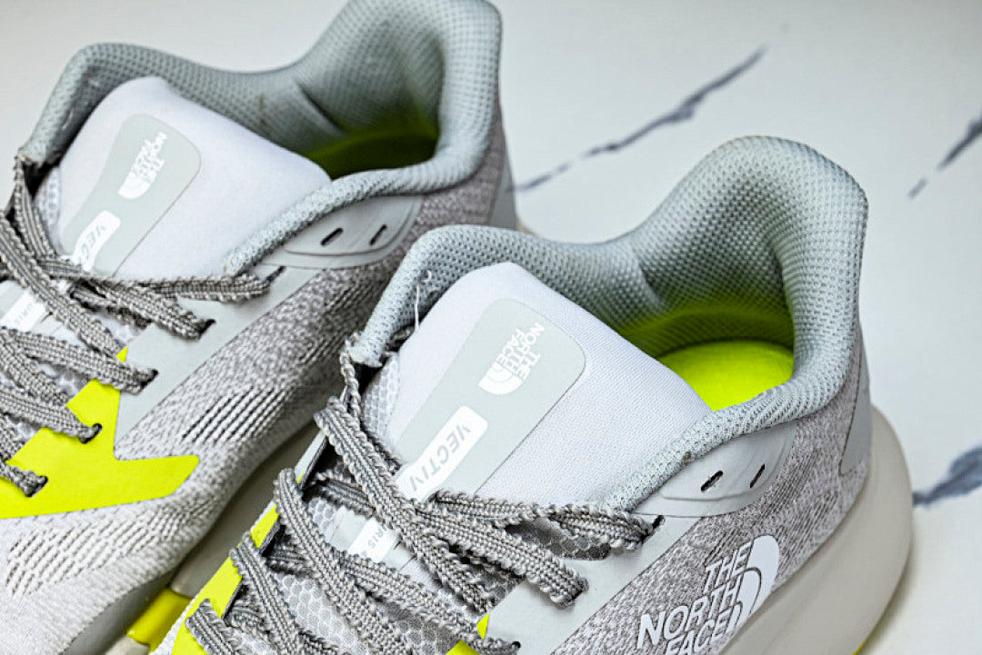 【270】NFOA8AEP-CIY THENORTHFACE ENDURIS 4 GREY/GREEN/WHITE