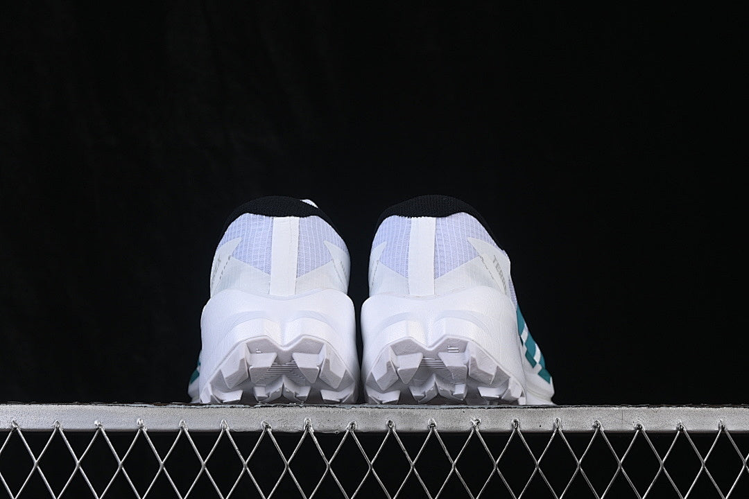 TERREX AGRAVIC SOLE-BOOSTING RUNNING SHOES WHITE/BLUE/WHITE