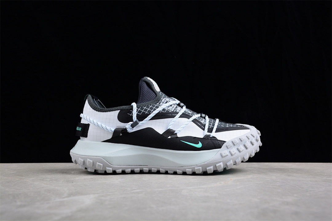 ACG MOUNTAIN FLY LOW SE WHITE/ANTHRACITE/GREY FOG/BLACK
