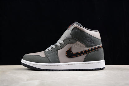 Air Jordan 1 Mid AJ1