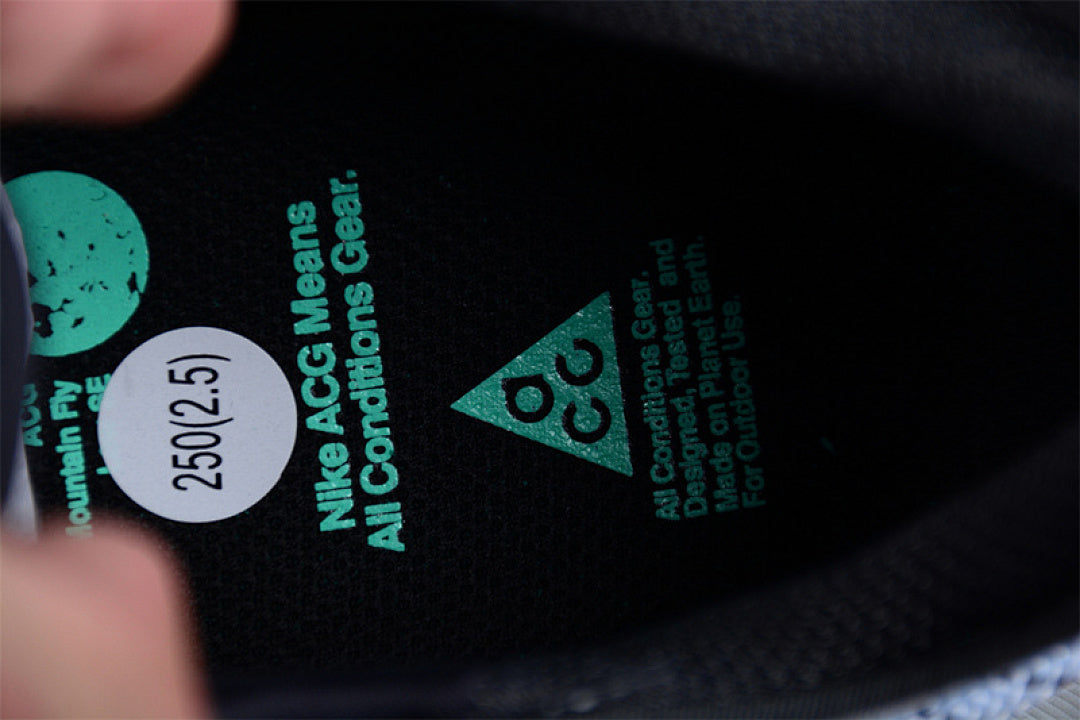 ACG MOUNTAIN FLY LOW SE WHITE/ANTHRACITE/GREY FOG/BLACK