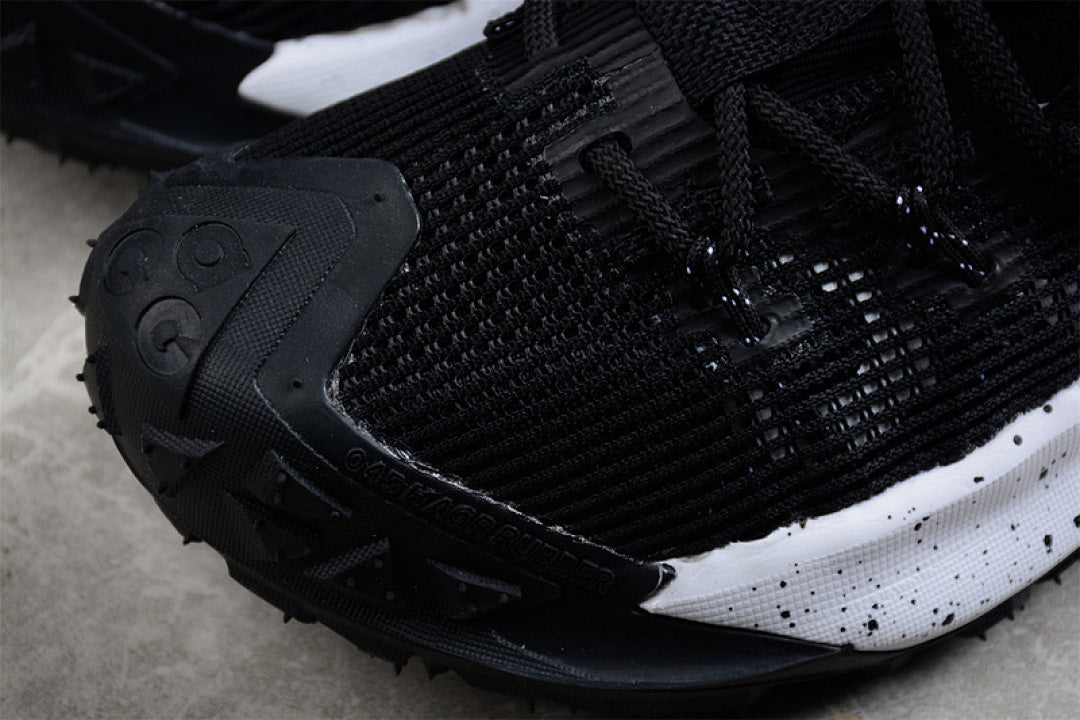 ACG MOUNTALN FLY LOW GTX SE BLACK/BLACK/WHITE