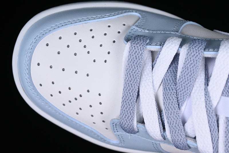 【300】[FD9911-101]-[SB DUNK LOW WHITE/BLUE]-[WOMAN:35.5-40]