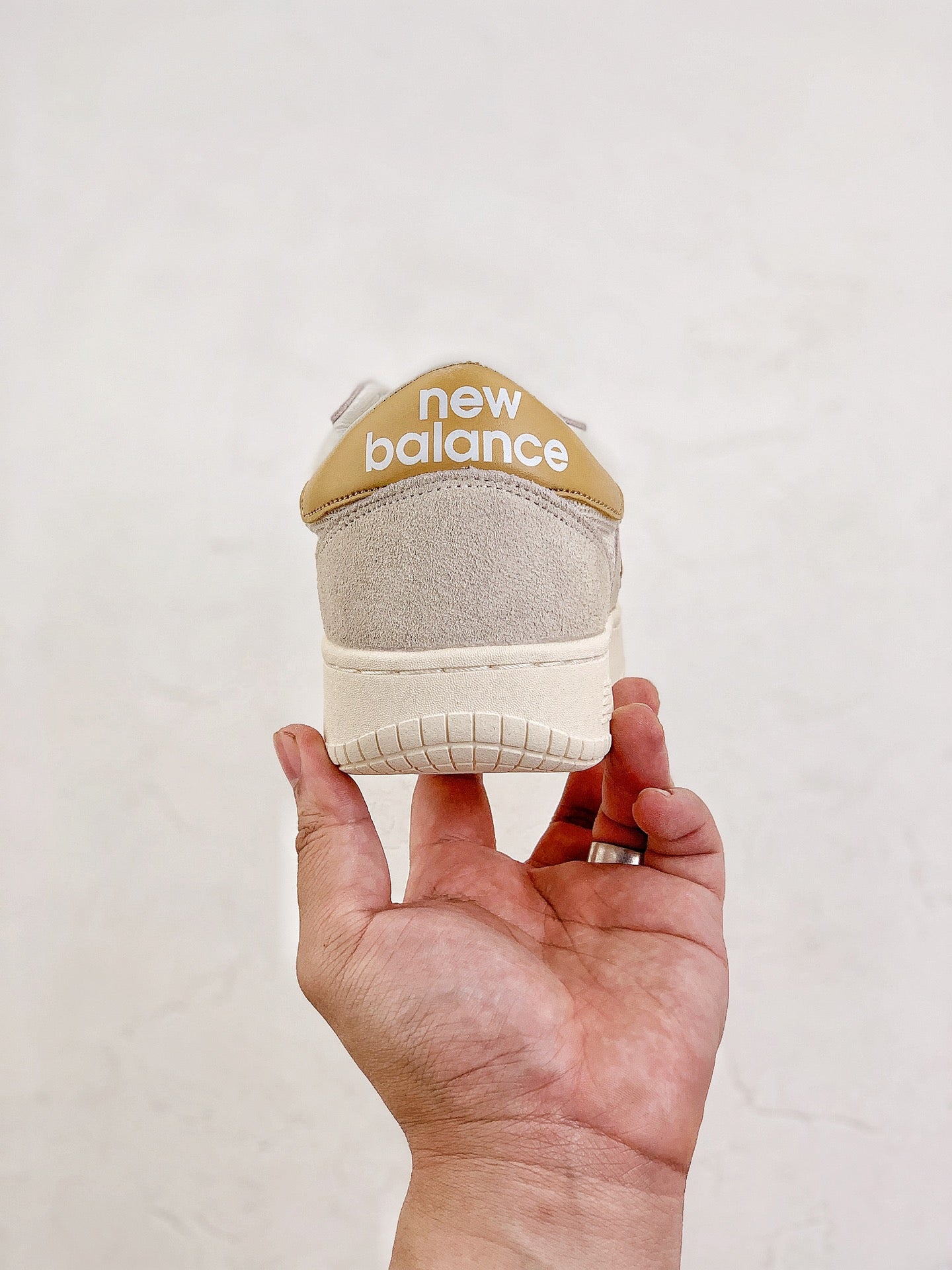 New Balance Pro Court
Beige Yellow